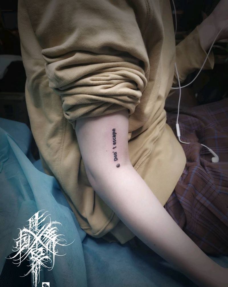 英文小清新纹身图片_手臂花体字纹身图案