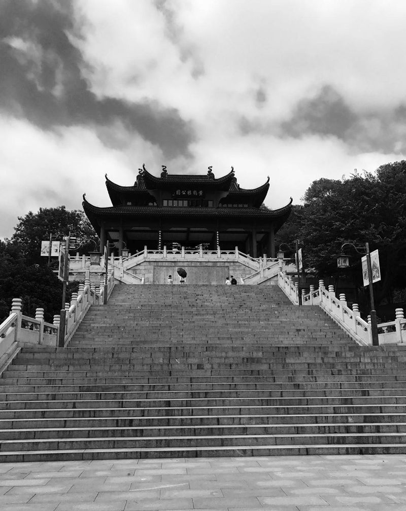 首次登上黄鹤楼纹身图片_腿部臀部肩部颈部背部手部胸部腹部脚部腰部纹身图案