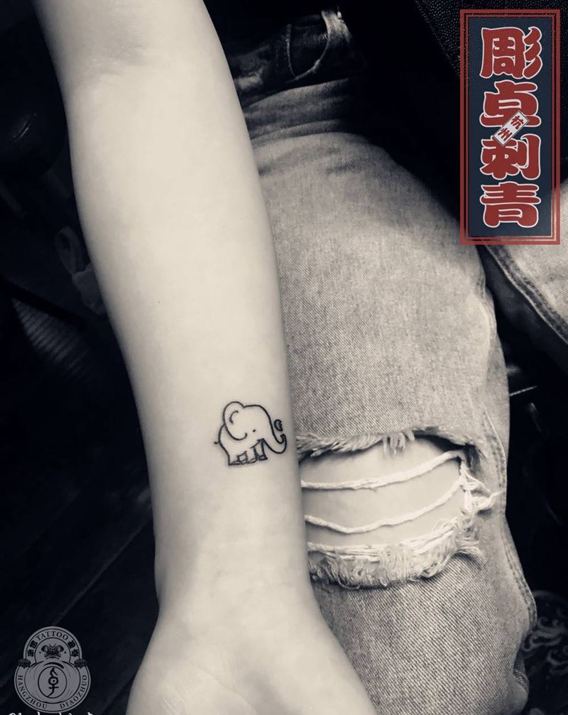 小象纹身图片_成品手部清新杭州象纹身图案