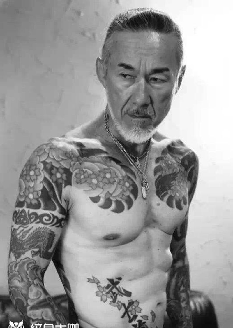 十月杭州你会看见他纹身图片_腿部手稿插画成品颈部肩部胸部腰部臀部腹部纹身图案