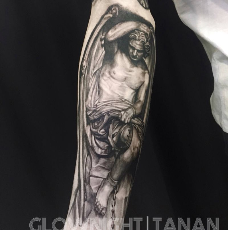 欧美写实古雕像纹身图片