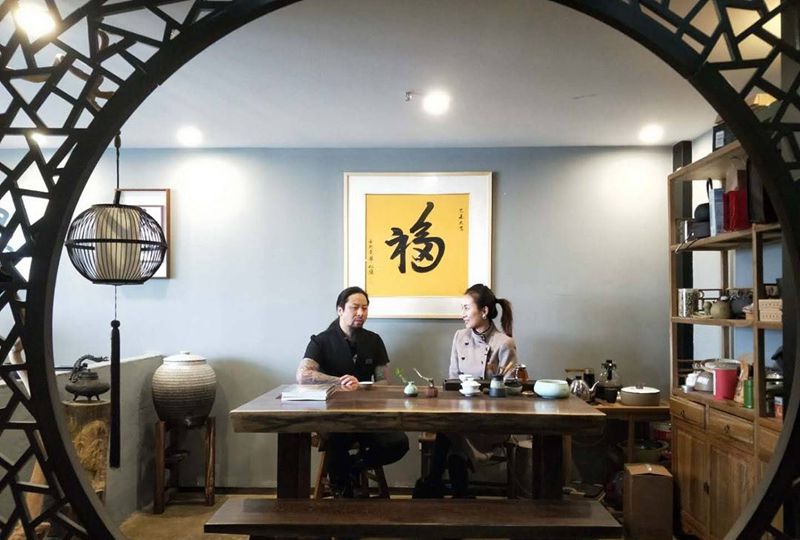 电视台采访纹身图片_颈部胸部脚部传统字符腿部手部背部清新国画纹身图案