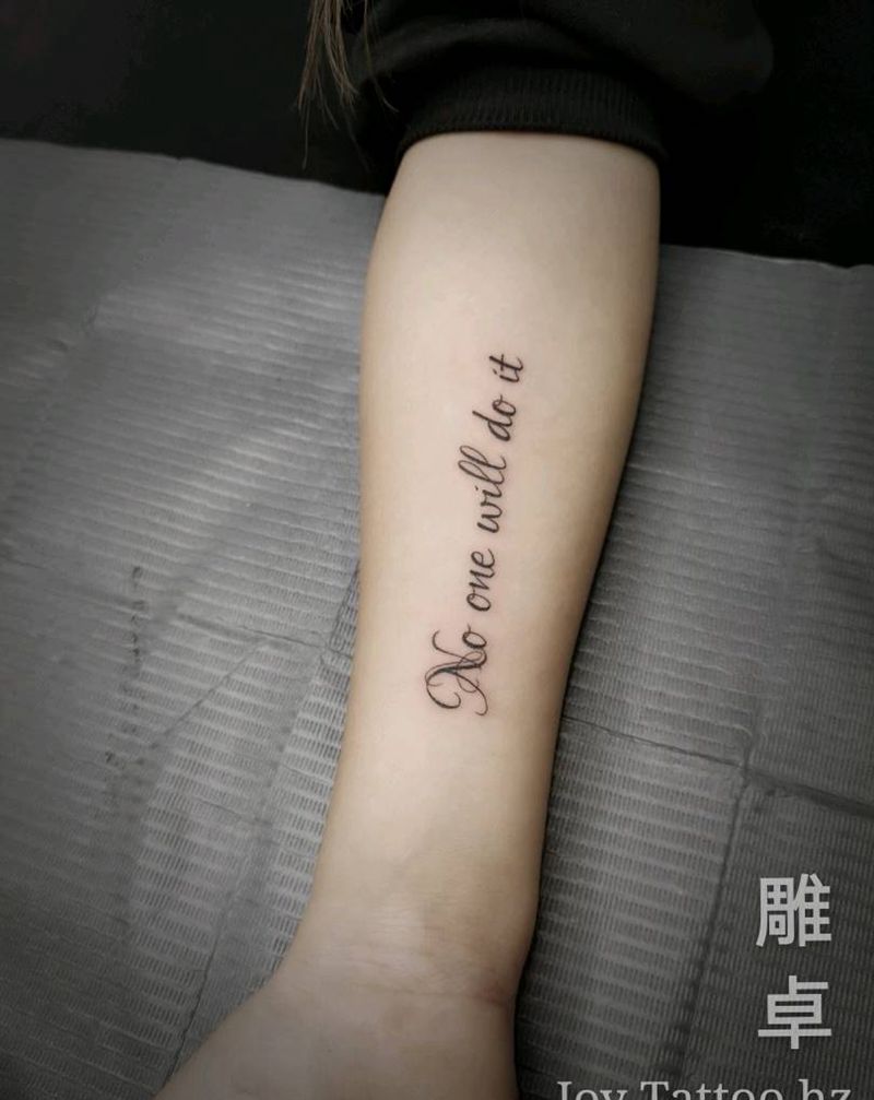 小臂英文纹身图片_手臂花体字纹身图案