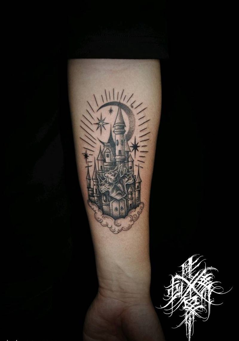 城堡三只狗纹身图片_手臂New School城堡纹身图案