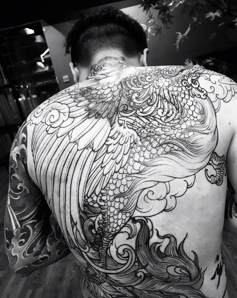 凤凰纹身纹身图片_背部凤凰纹身图案