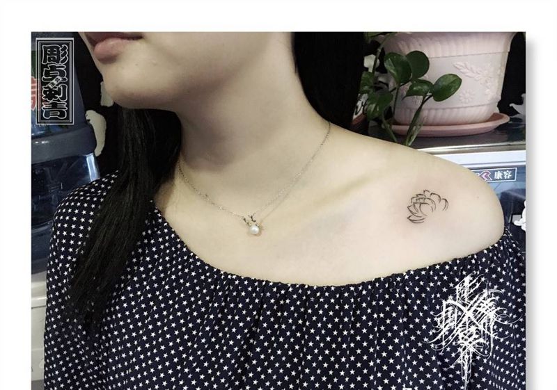 肩部小清新纹身图片_肩部小清新纹身图案