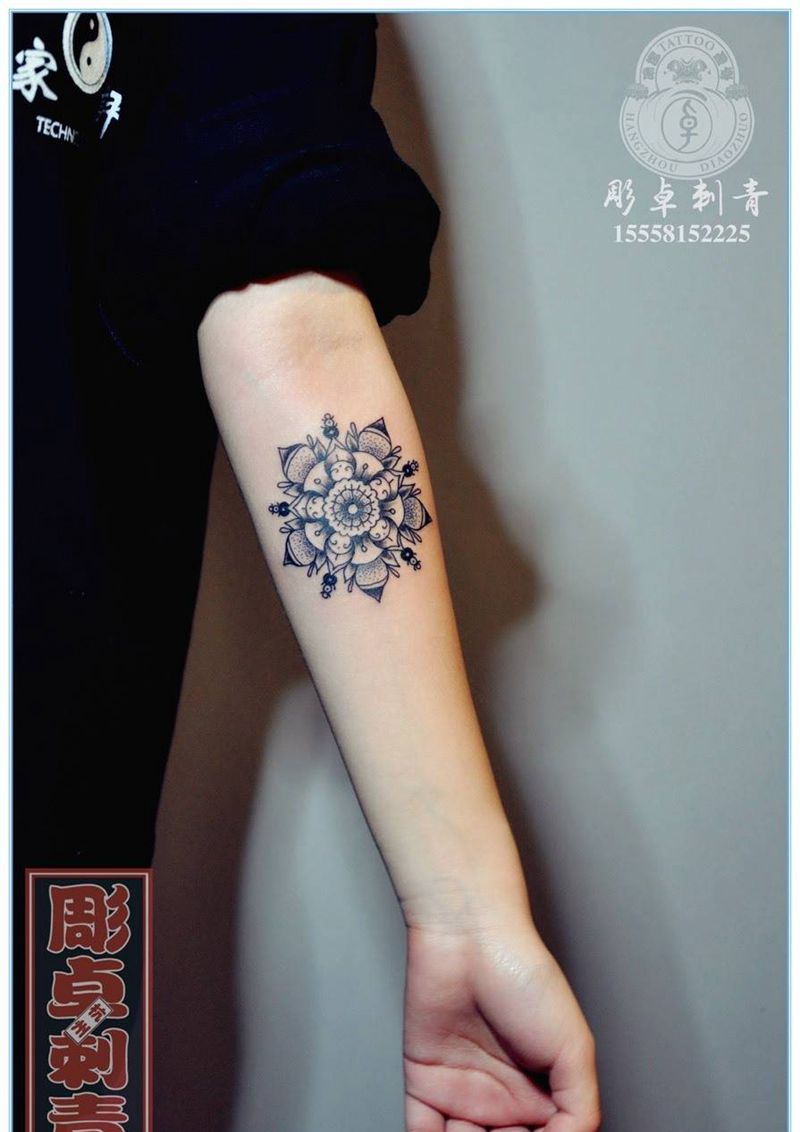 梵花纹身图片_成品手臂欧美图腾梵花线条杭州纹身图案