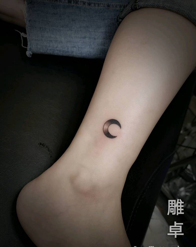脚踝小清新纹身图片_腿部月亮纹身图案