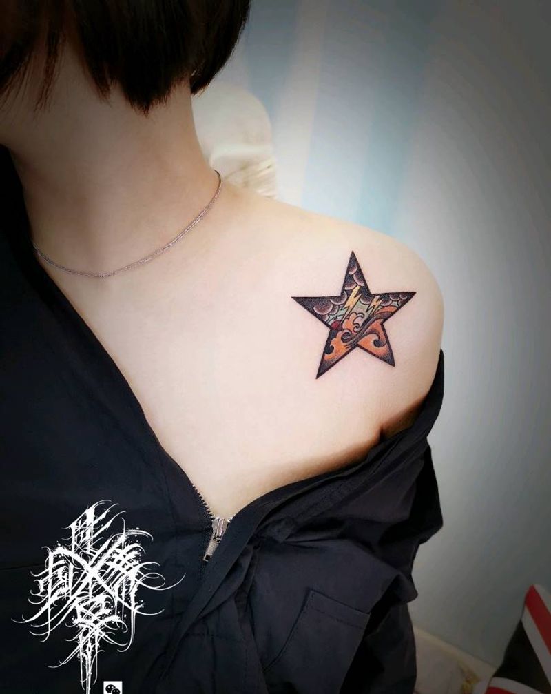 肩上五角星纹身图片_肩部Old SchoolNew School纹身图案