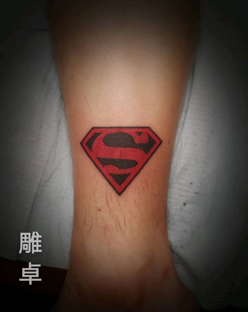 superman纹身图片_腿部脚部Old Schoolsuperman纹身图案
