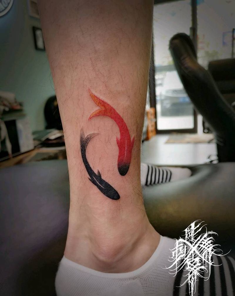 双鱼纹身图片_脚部腿部水墨水彩双鱼纹身图案