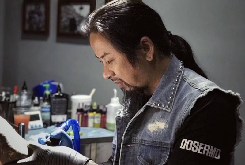 加班工作纹身图片_成品手稿插画腿部肖像欧美脚部腹部胸部传统纹身图案