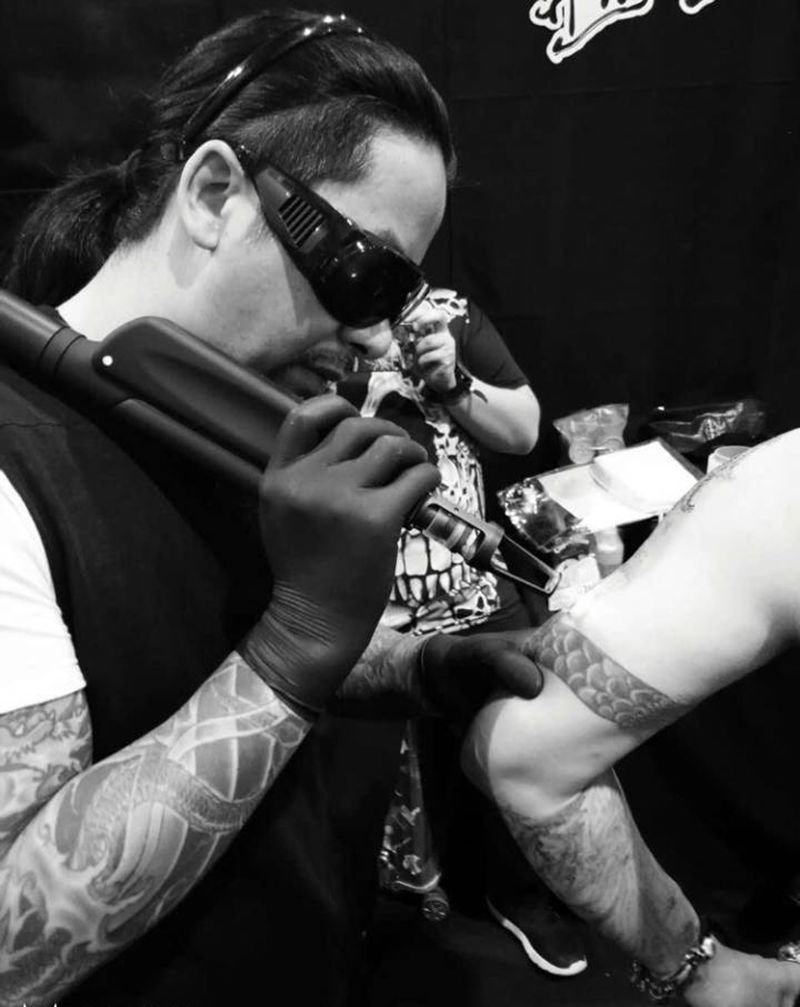 皮秒洗纹身约吗纹身图片_手部背部胸部颈部鬼神植物传统习俗欧美肖像纹身图案