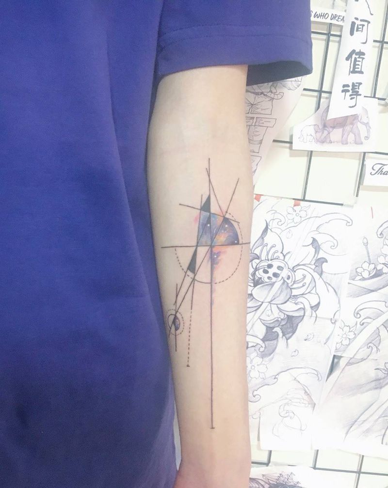 几何星空纹身图片