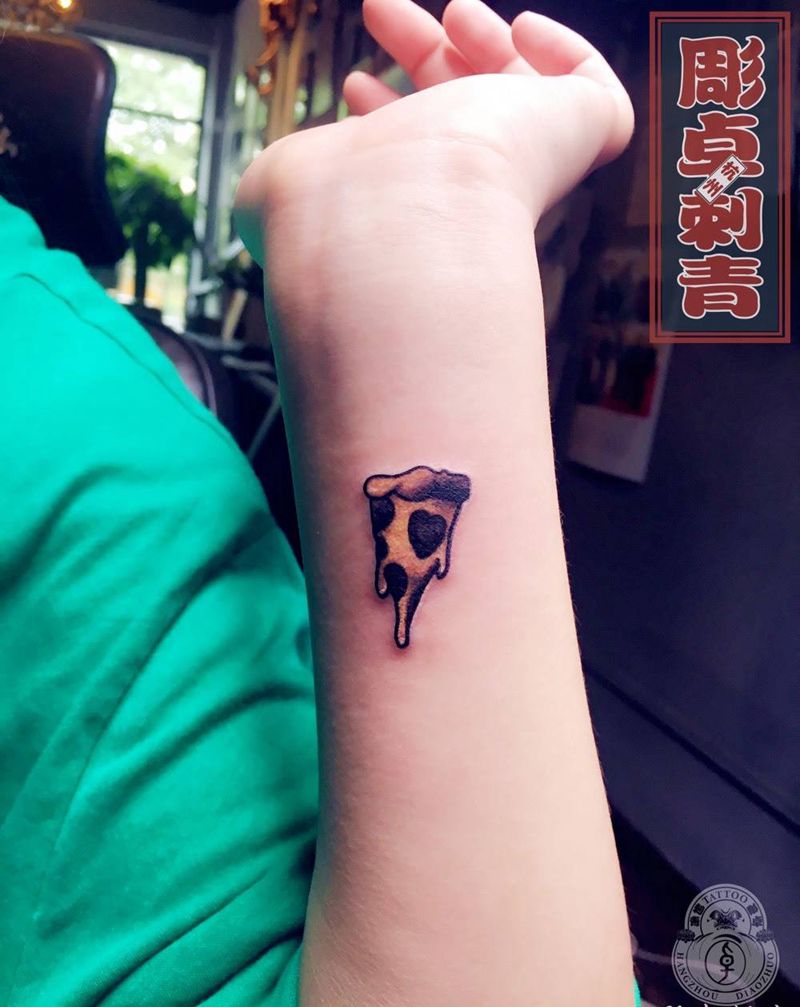 披萨纹身图片_成品手部清新杭州纹身图案