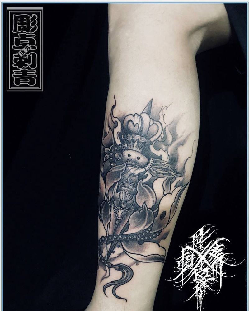 雕卓小乔作品纹身图片_成品传统腿部鬼神宗教降魔杵纹身图案