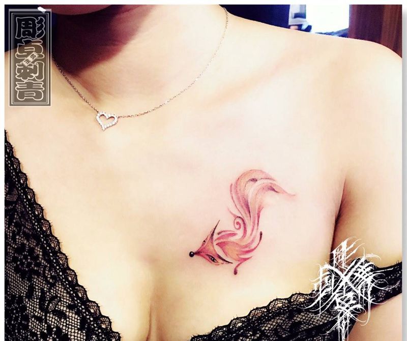 胸部狐狸纹身图片_成品胸部清新动物狐狸纹身图案