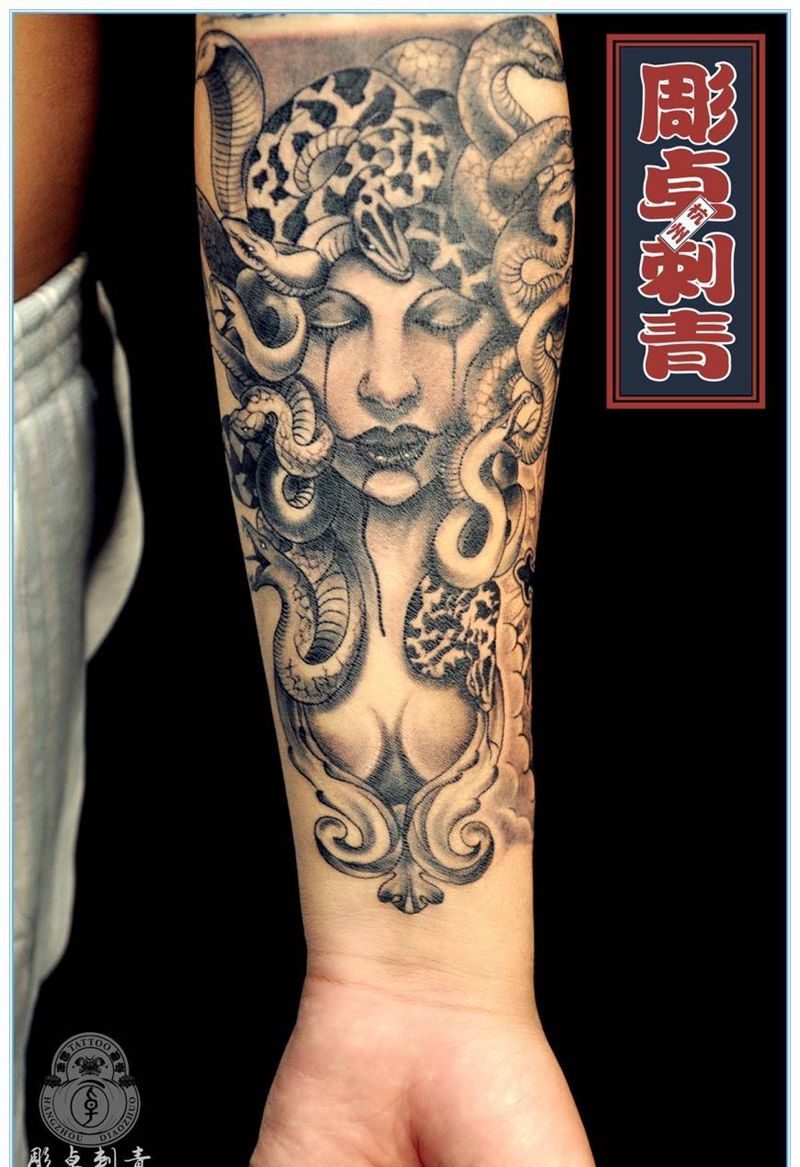 美杜莎纹身图片_成品手臂欧美人物宗教美杜莎纹身图案