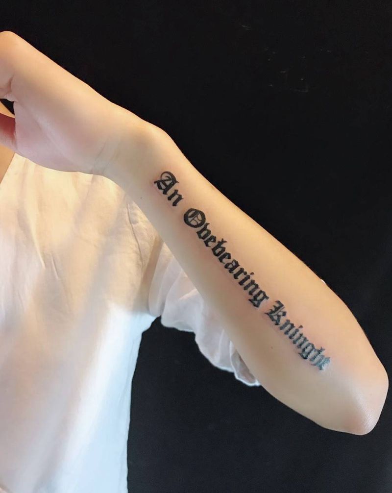 雕卓童心作品纹身图片_手臂花体字英文纹身图案