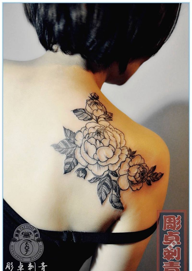 肩上素花牡丹纹身图片_成品肩部清新欧美植物牡丹杭州遮盖素花纹身图案