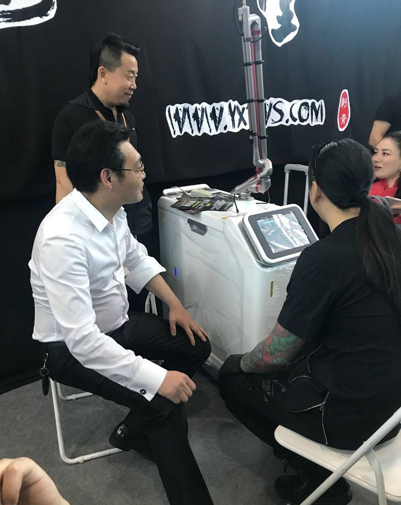 气氛很重要纹身图片_脚部手部腿部腰部臀部手臂腹部胸部肩部颈部纹身图案