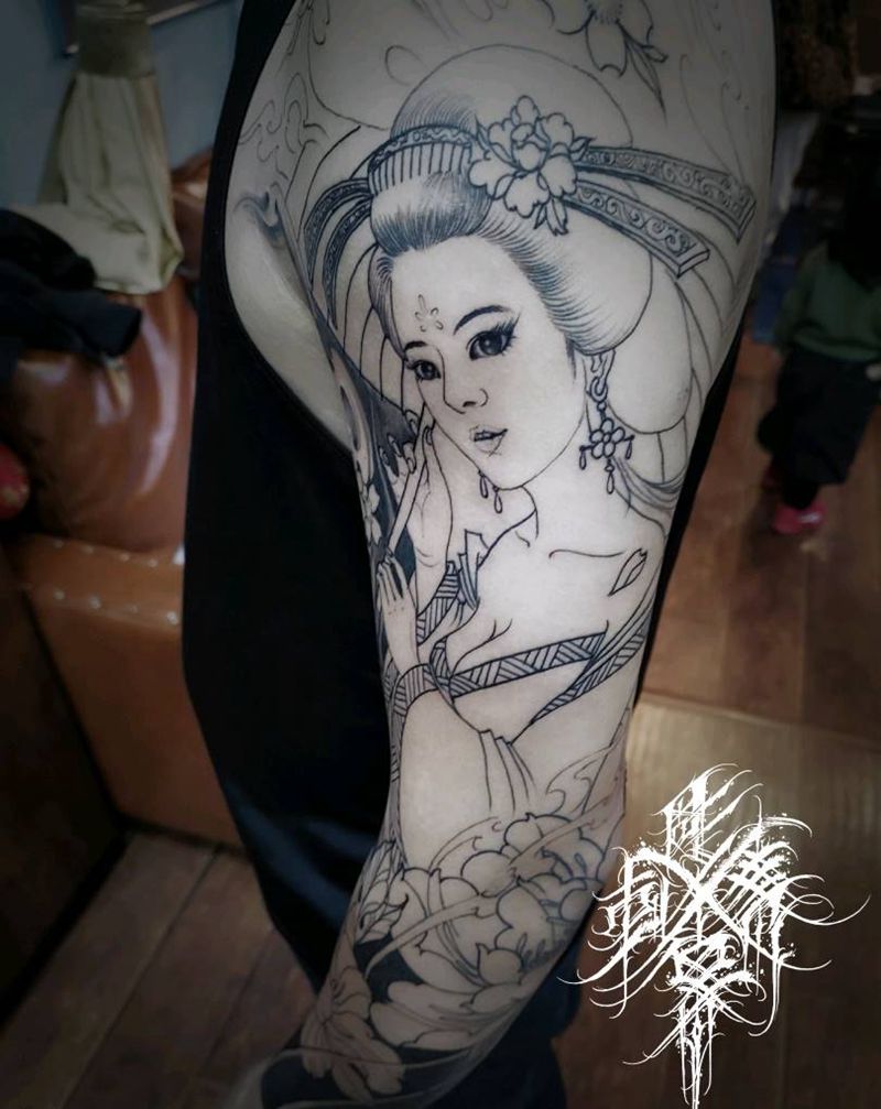 艺妓花臂纹身图片_手臂新传统老传统花臂艺妓牡丹纹身图案