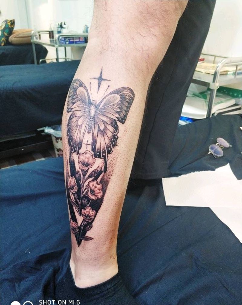 蝴蝶纹身图片_腿部纹身图案