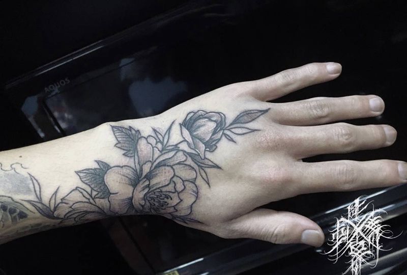 素花纹身图片_手臂手部素花小清新纹身图案