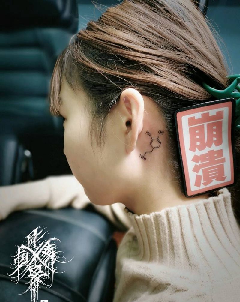 耳后小清新纹身图片_颈部几何纹身图案