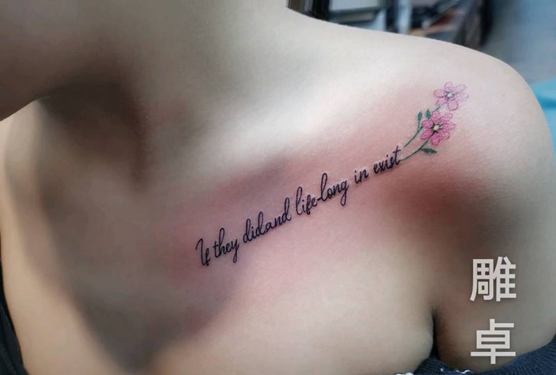 锁骨英文纹身图片_胸部肩部花体字锁骨英文纹身图案