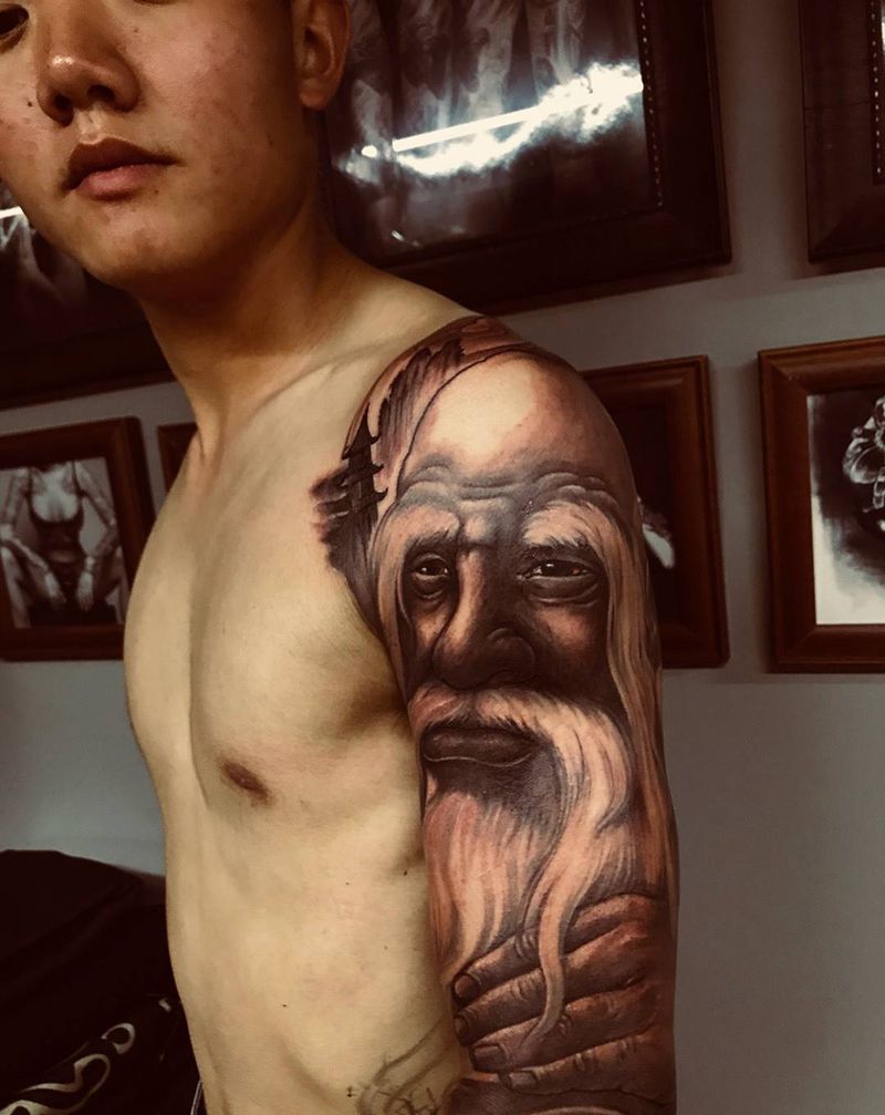 老者 花臂纹身图片_腹部手臂肩部颈部臀部胸部背部腰部脚部手部纹身图案