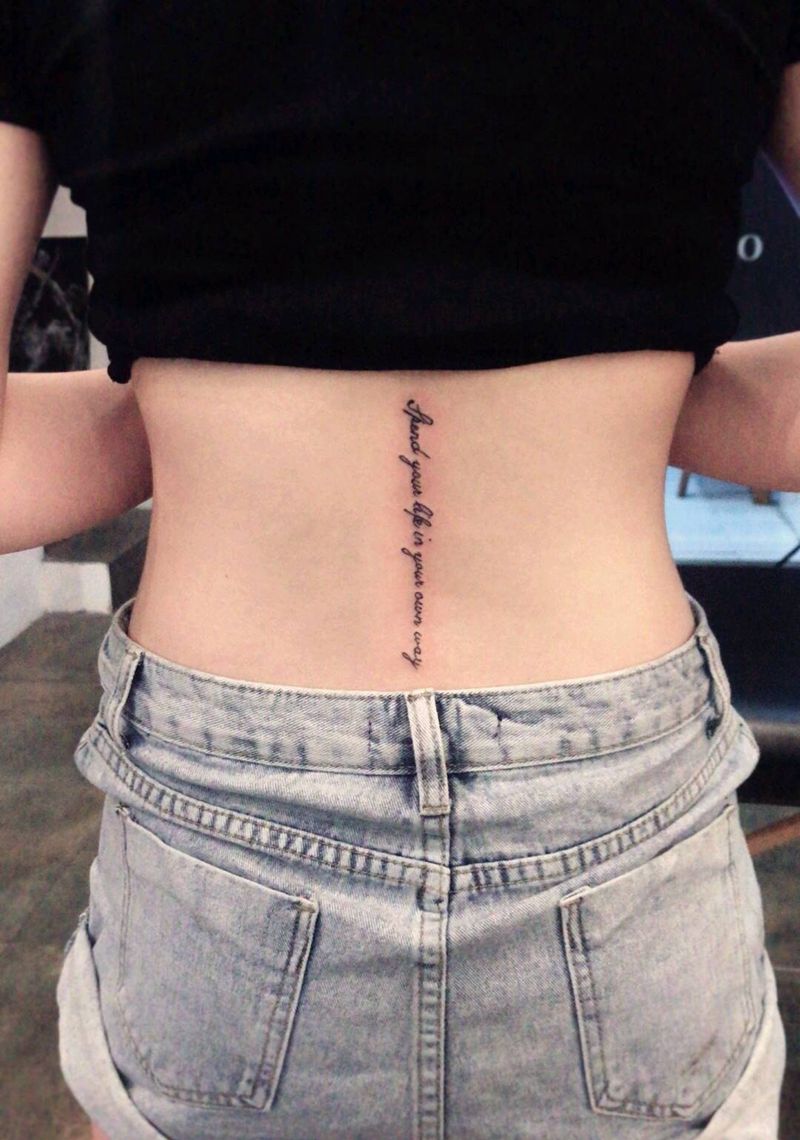 字母纹身纹身图片_背部纹身图案