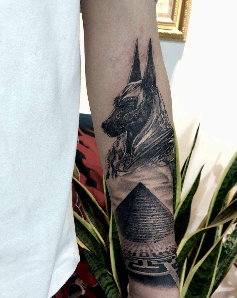 阿努比斯纹身图片_手臂欧美写实纹身图案