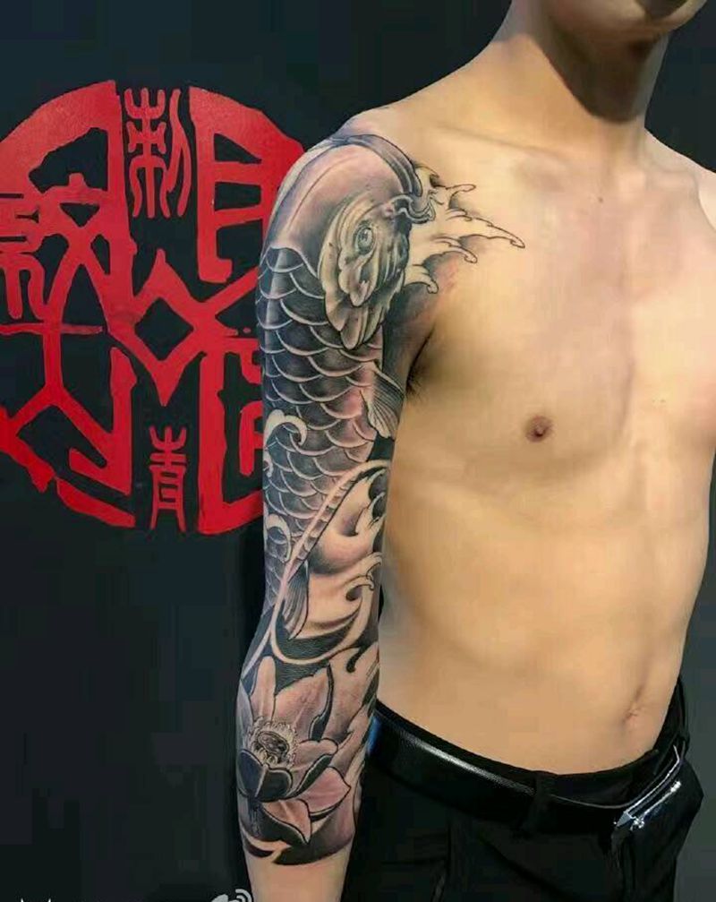 花臂七分袖纹身图片