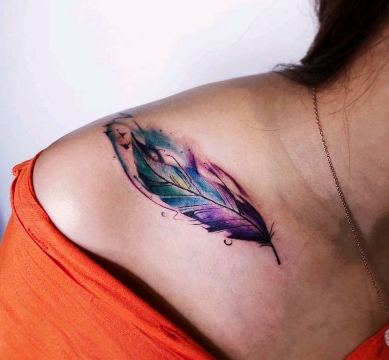 羽毛纹身纹身图片_肩部水彩纹身图案