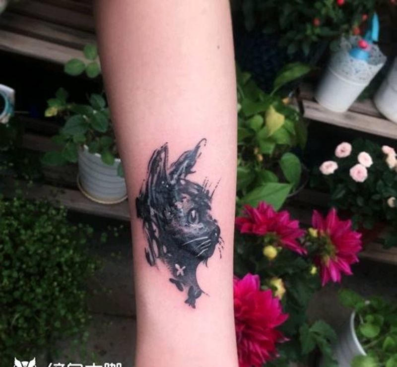 猫咪纹身图片_手臂纹身图案