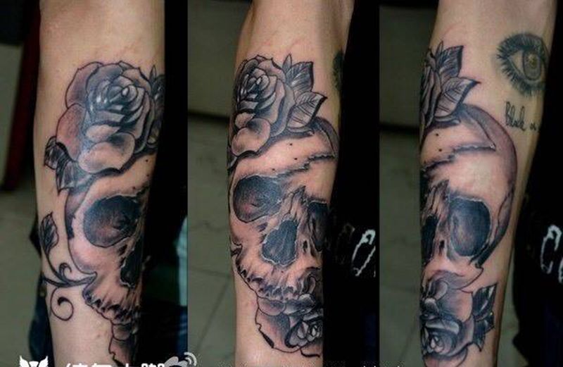 骷髅花纹身图片