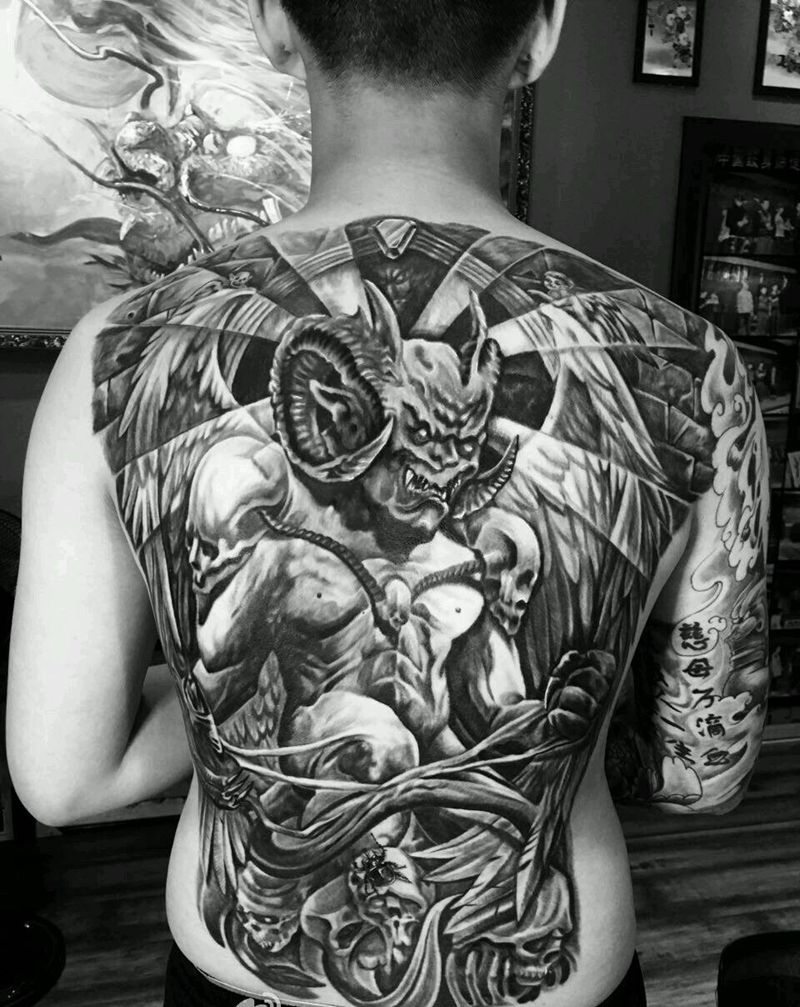 满背纹身   撒旦纹身纹身图片