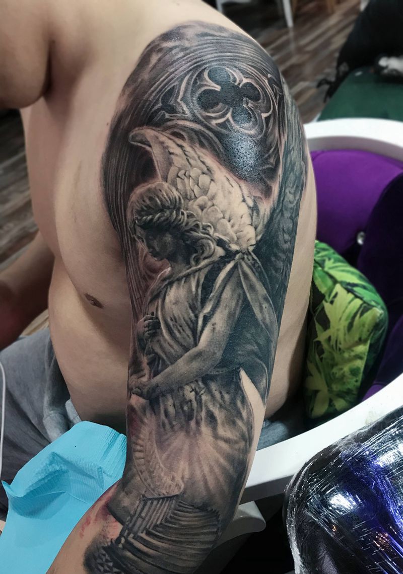 天使纹身图片_手臂欧美写实遮盖纹身图案