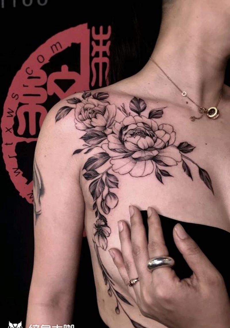 美女纹身   花纹身图片_肩部花纹身图案