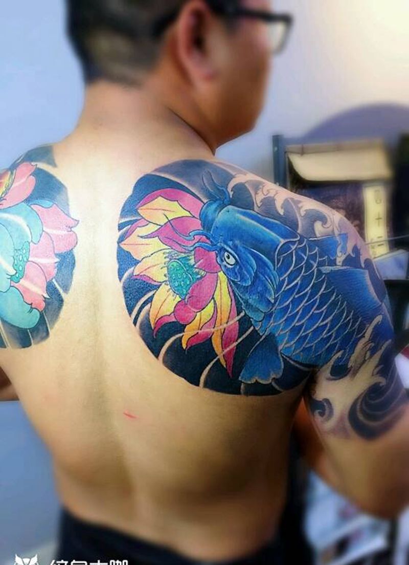 鲤鱼半甲纹身纹身图片