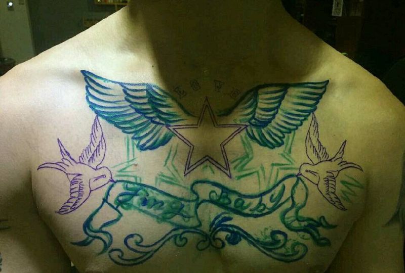 胸前纹身纹身图片