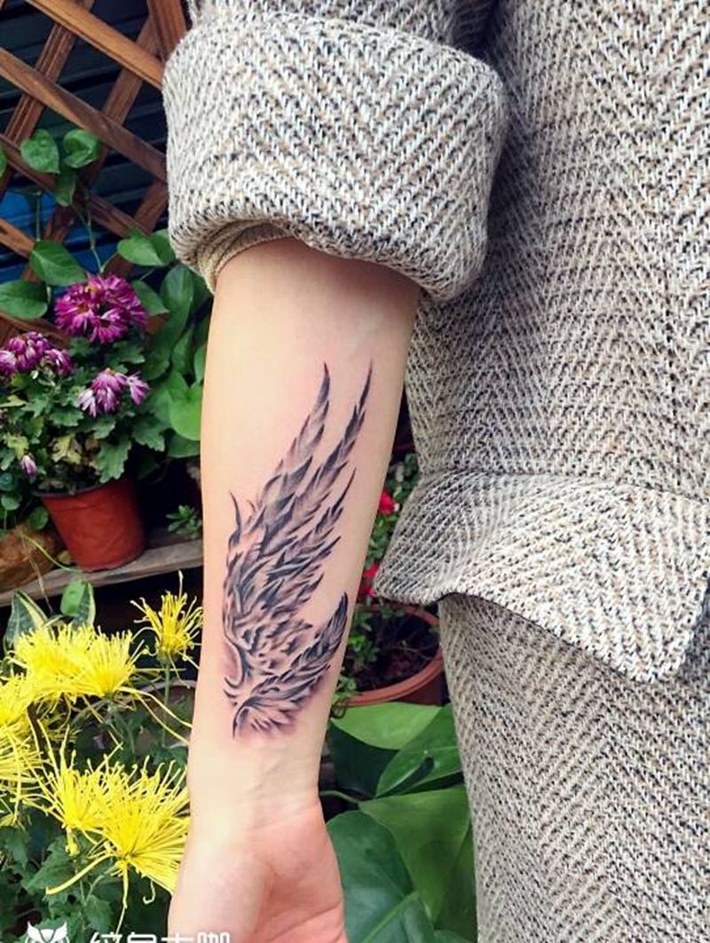 翅膀纹身图片