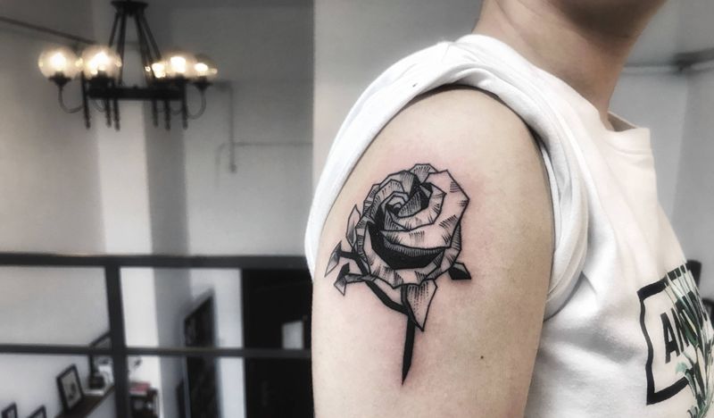 黑玫瑰纹身图片_成品手部手臂欧美清新原创几何静物纹身图案