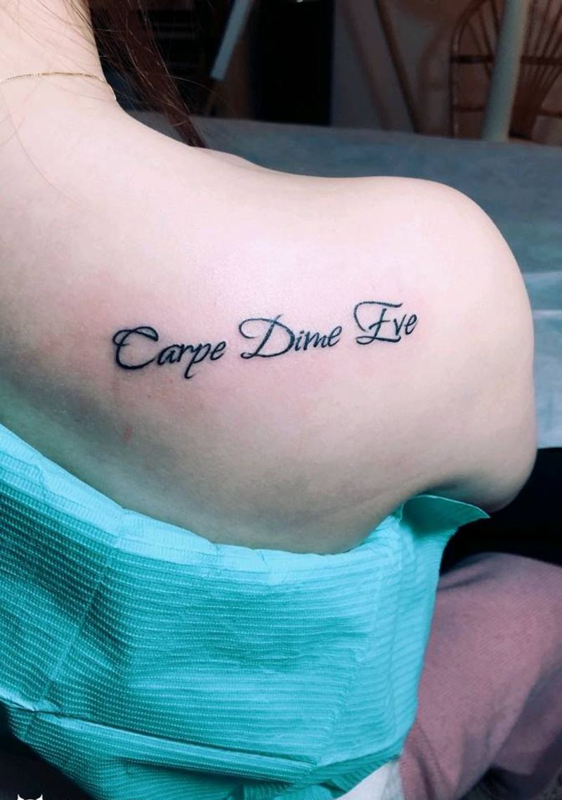 字母纹身纹身图片_肩部纹身图案