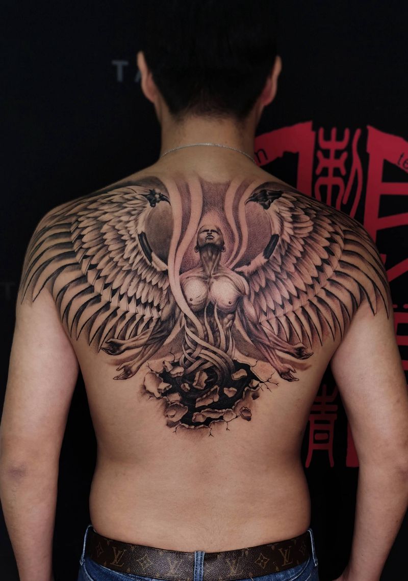救赎纹身图片_背部手部欧美写实翅膀天使恶魔纹身图案