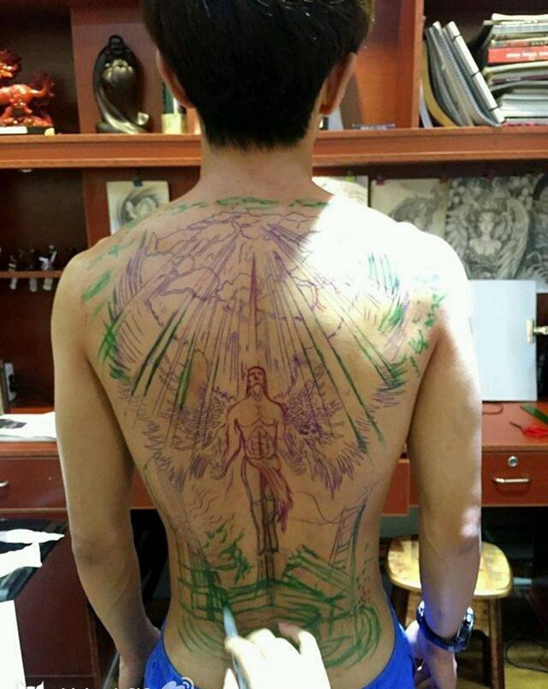 满背   天使纹身图片