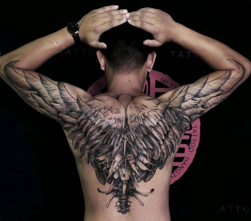 背部纹身 翅膀纹身纹身图片_背部新传统纹身图案