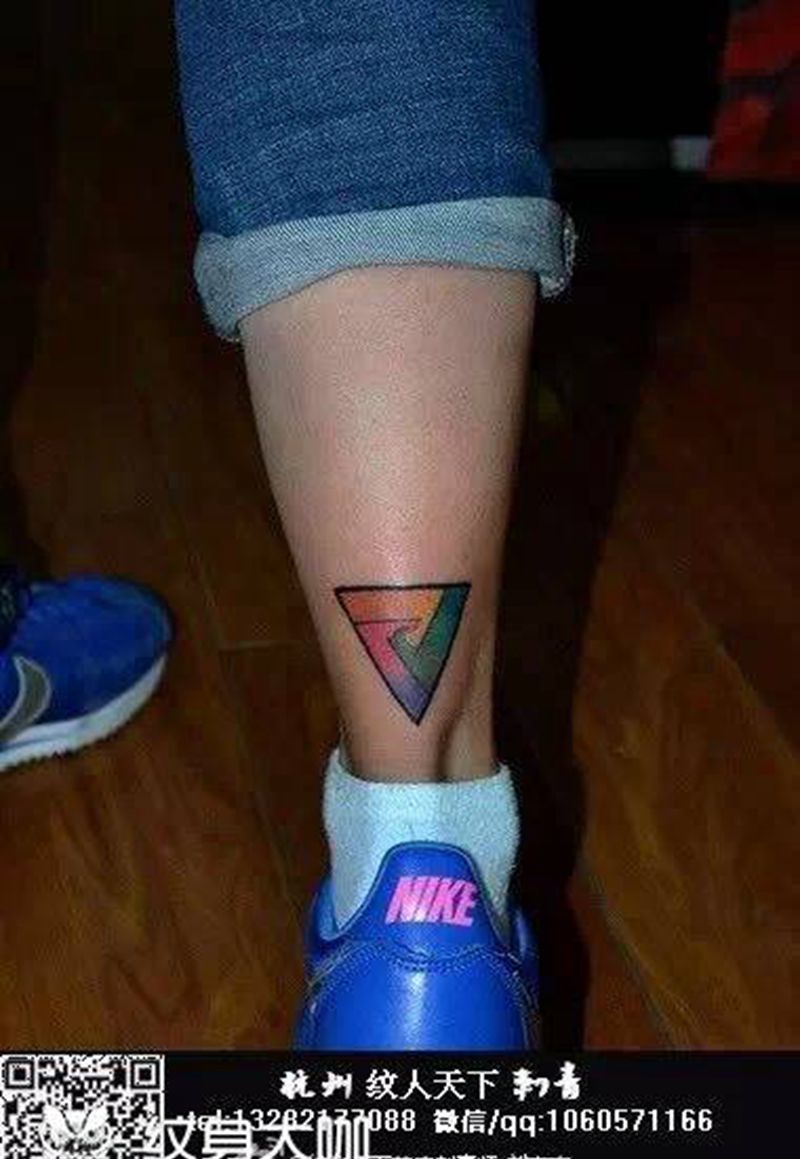 小腿纹身图片