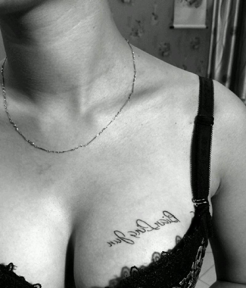 胸部纹身   字母纹身纹身图片